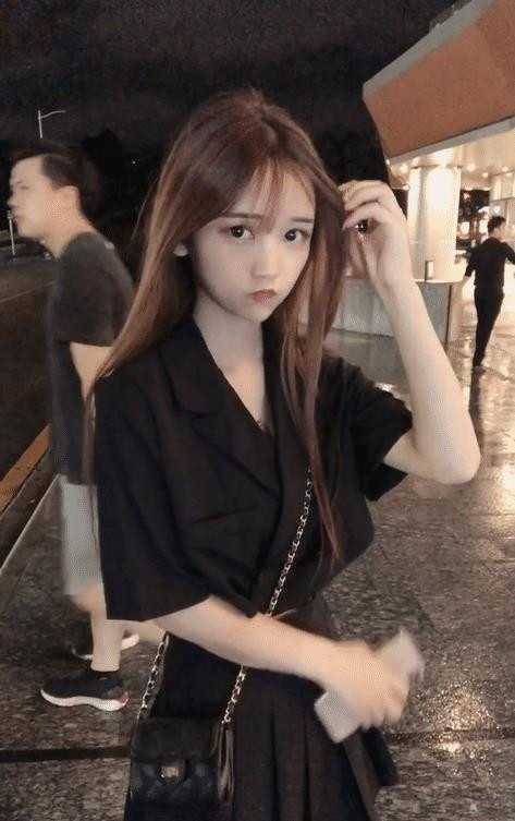 萝莉感的美女, 这大眼睛真好看! TC辅助网www.tcsq1.com5595