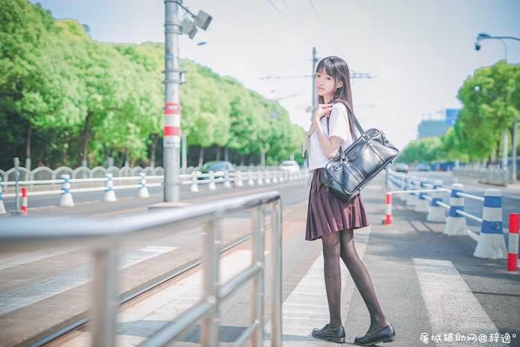 (正经)美女校花学生制服黑丝大长腿街拍日常写真摄影 TC辅助网www.tcsq1.com5054