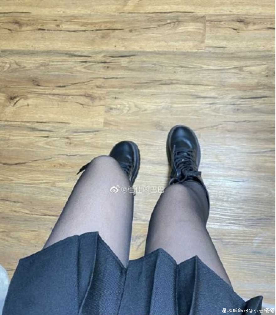微博 今日甜分 的第47届腿照大赛 TC辅助网www.tcsq1.com2052