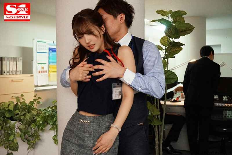 [视频]SSNI-865 巨乳OLと絶倫童貞上司の毎週エスカレートする週末のセックス残業 三上 TC辅助网www.tcsq1.com7191