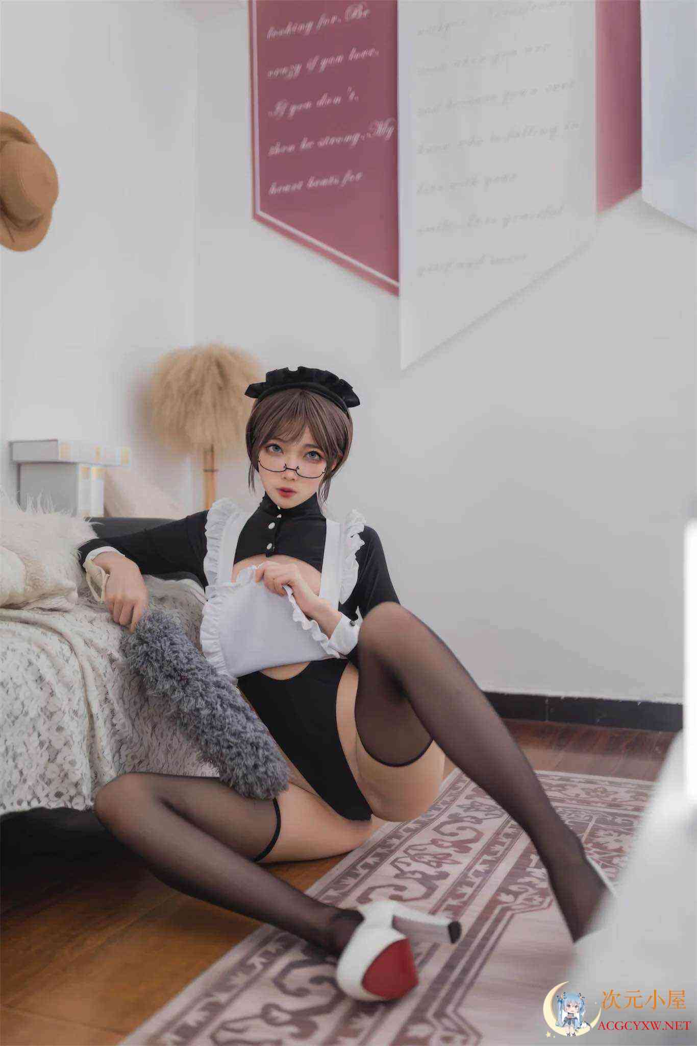 杏仁曲奇 眼镜娘高叉女仆[35P/190MB] TC辅助网www.tcsq1.com8118