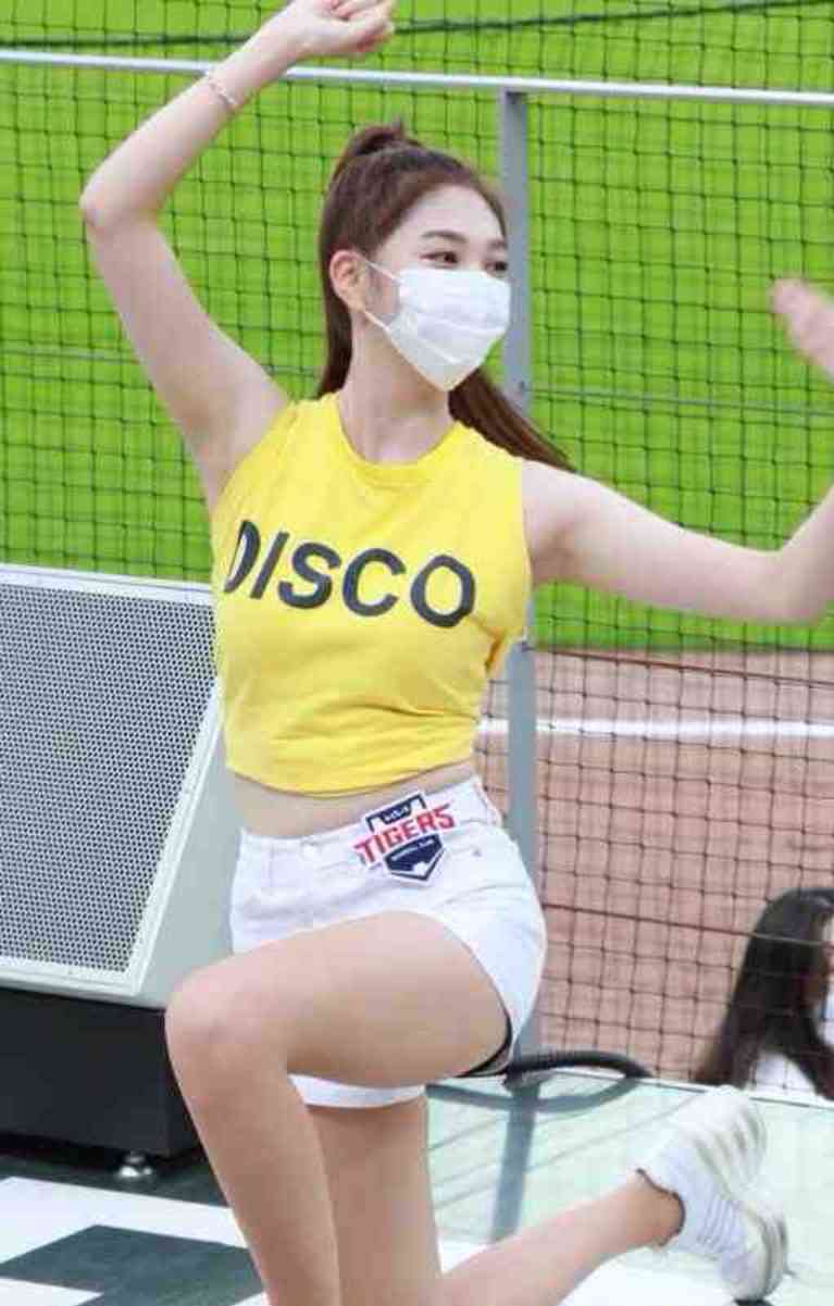 球场啦啦队美女跳舞视频 TC辅助网www.tcsq1.com4305